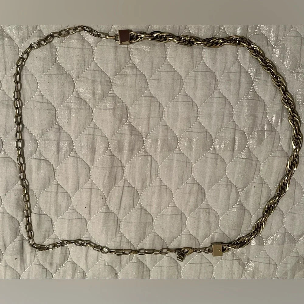 GOLD~VINTAGE~CHAIN BELT~~NICE